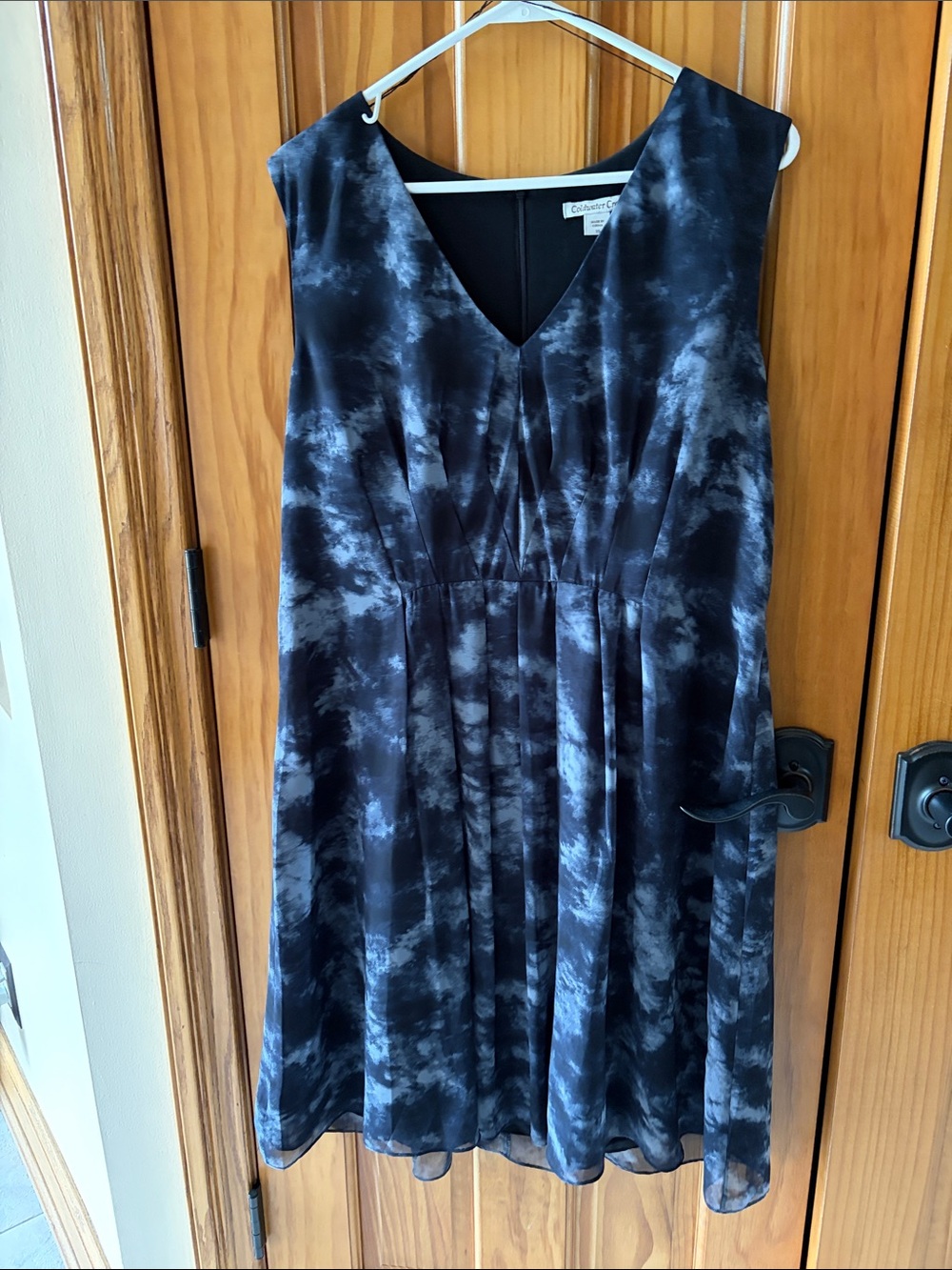 Coldwater Creek Black & Gray Cloud-Print V-Neck Midi Dress